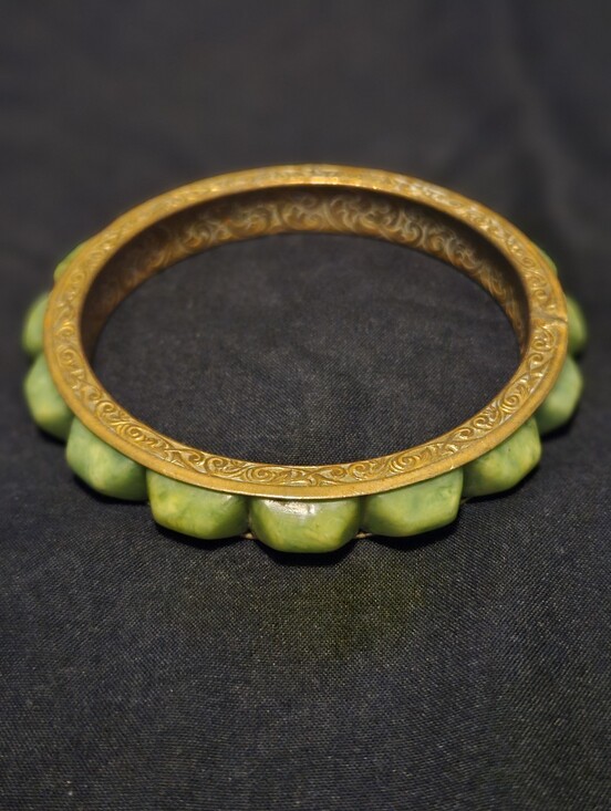 Source Unknown Jewelry - Vintage 1930s Art Deco Bakelite Brass Bangle Creamed Spinach Marbled Segmented
